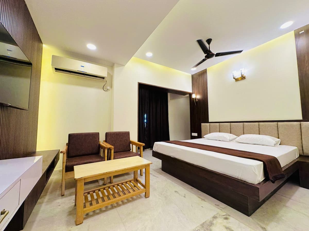 Suite Room bed at Sumukha Residency Belur